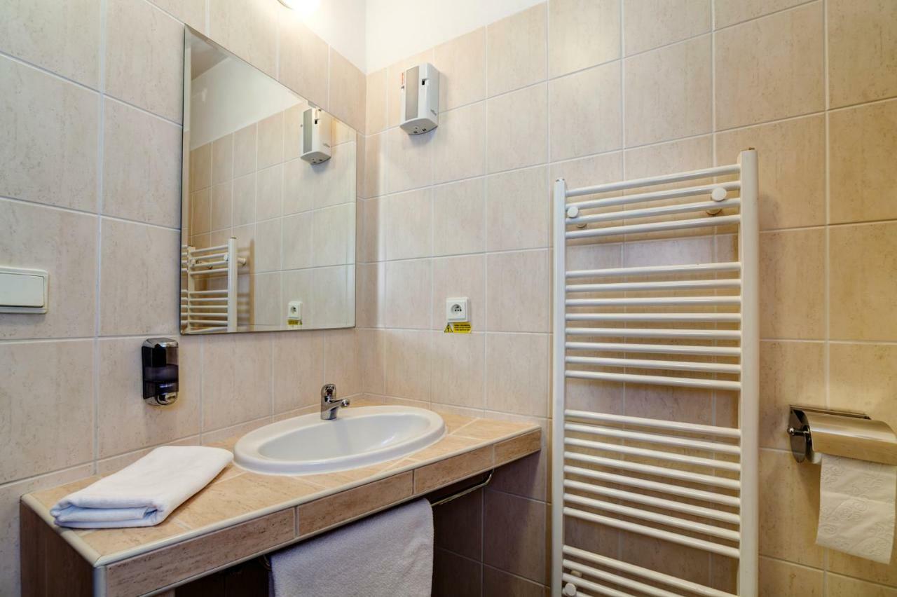 Apartmany Solum เดมานอฟสกา โดลินา ภายนอก รูปภาพ